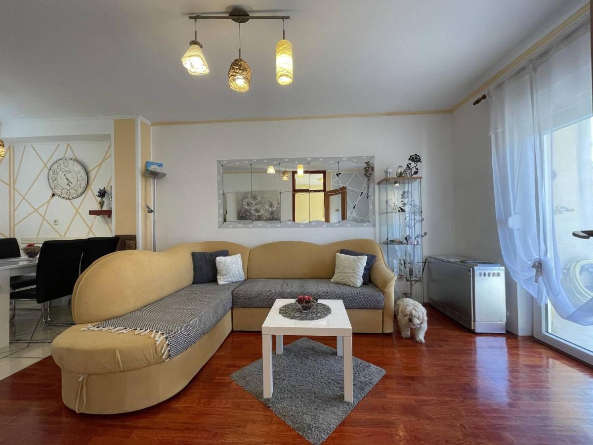 Apartment Malu Πούλα Εξωτερικό φωτογραφία