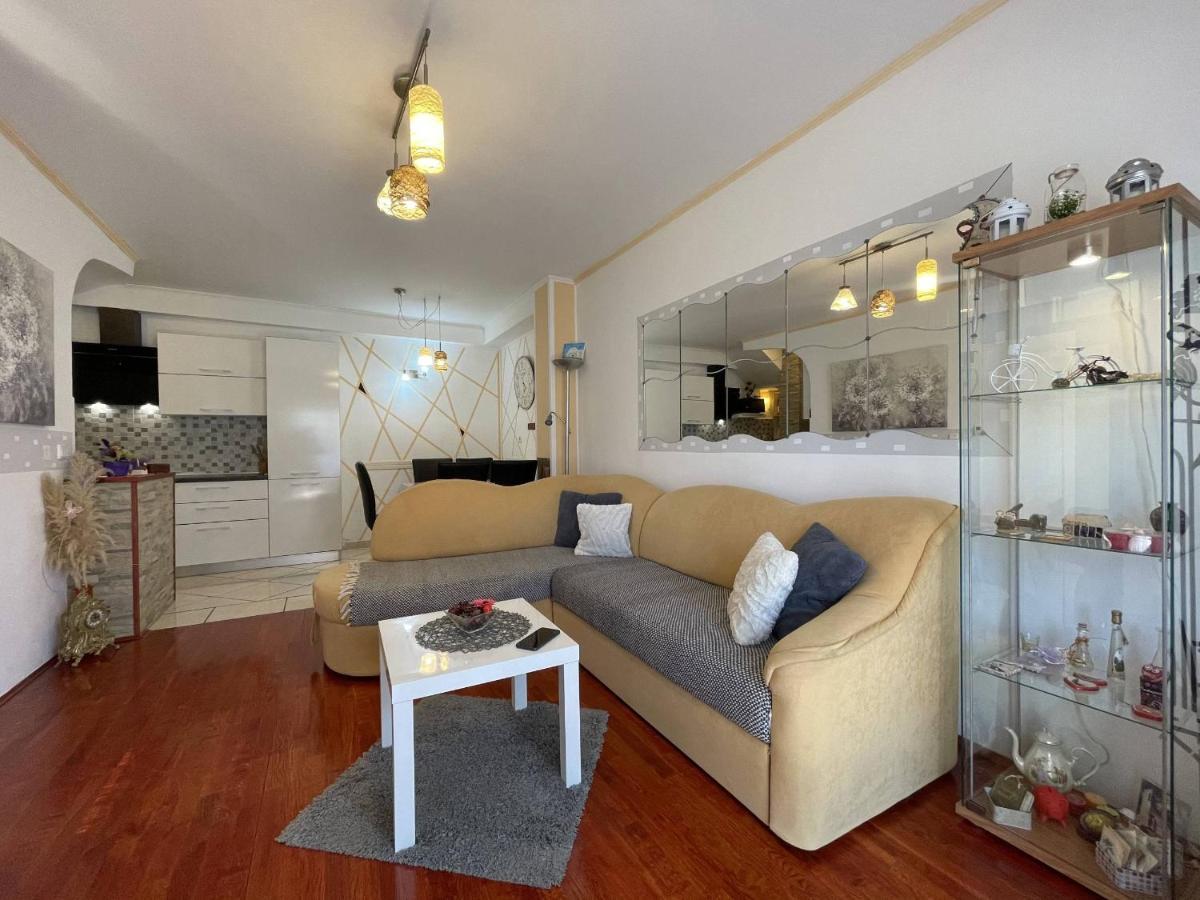 Apartment Malu Πούλα Εξωτερικό φωτογραφία
