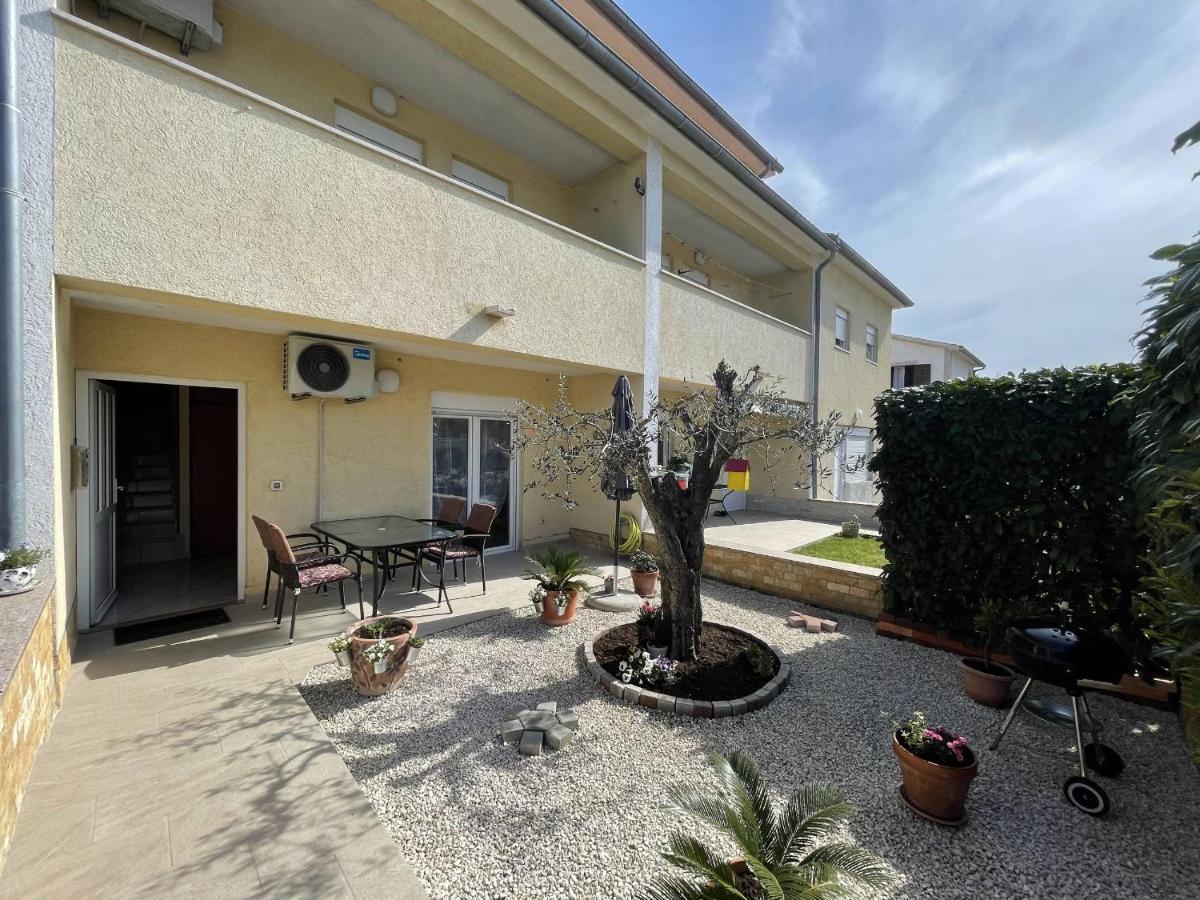 Apartment Malu Πούλα Εξωτερικό φωτογραφία