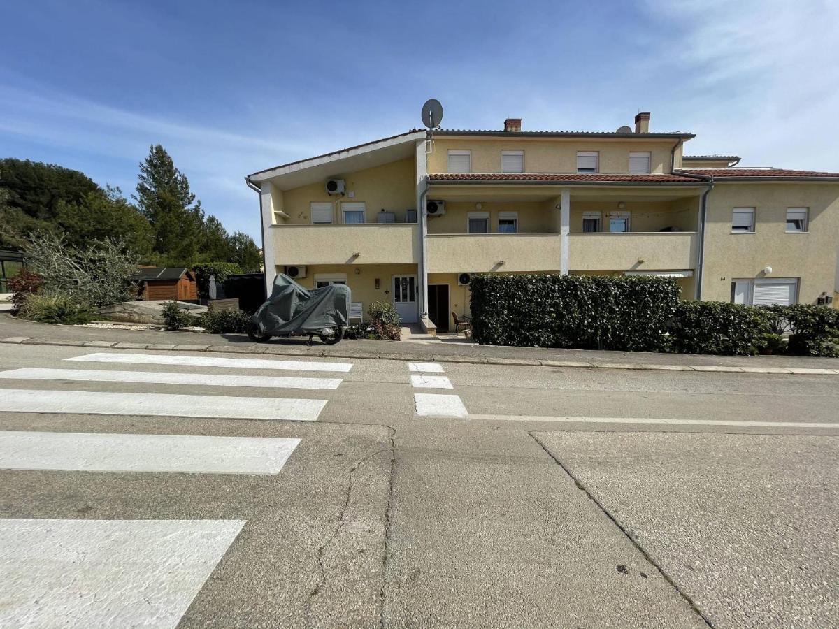 Apartment Malu Πούλα Εξωτερικό φωτογραφία